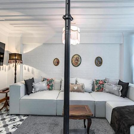 Historical 4-Br Home Steps From Besiktas Stadium & Bosphorus Views - Prime Nisantasi Location! Istanbul Ngoại thất bức ảnh