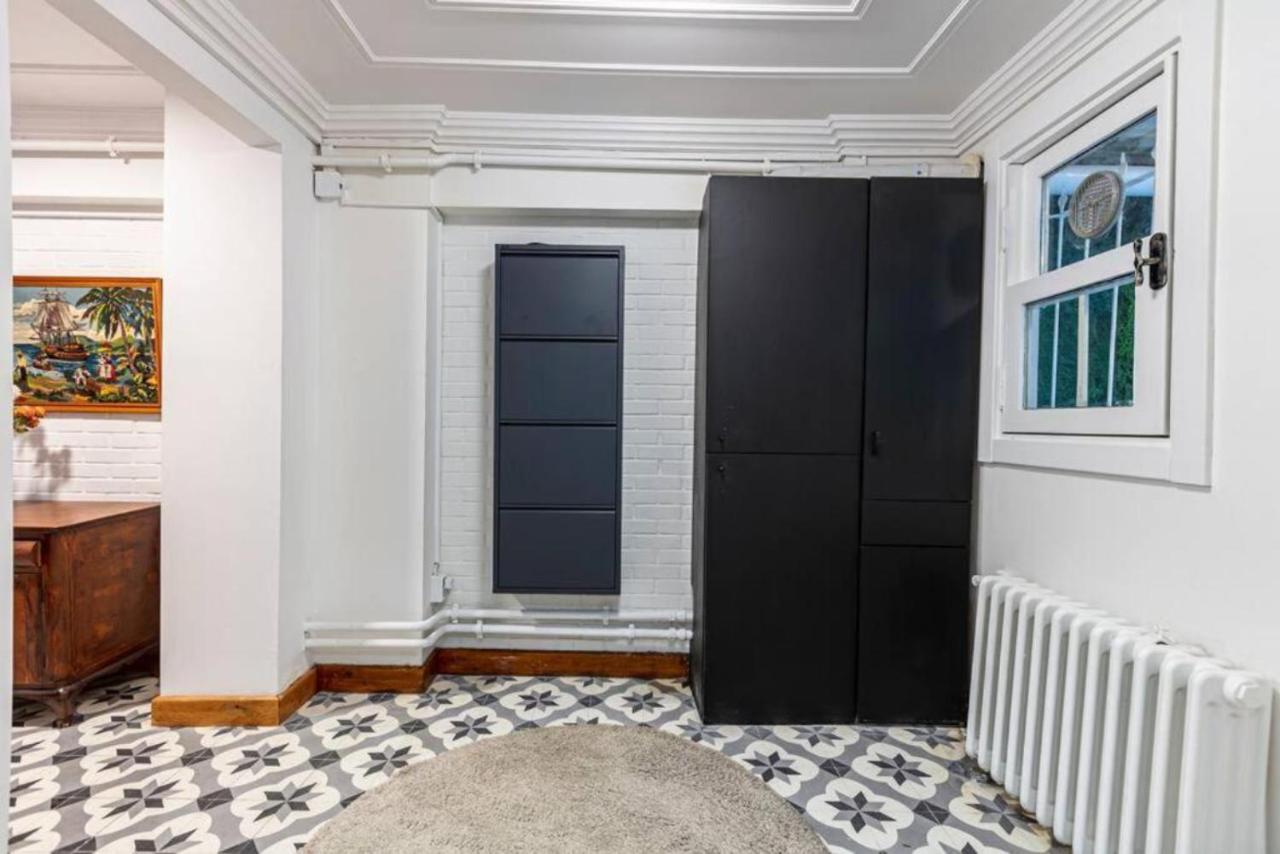 Historical 4-Br Home Steps From Besiktas Stadium & Bosphorus Views - Prime Nisantasi Location! Istanbul Ngoại thất bức ảnh