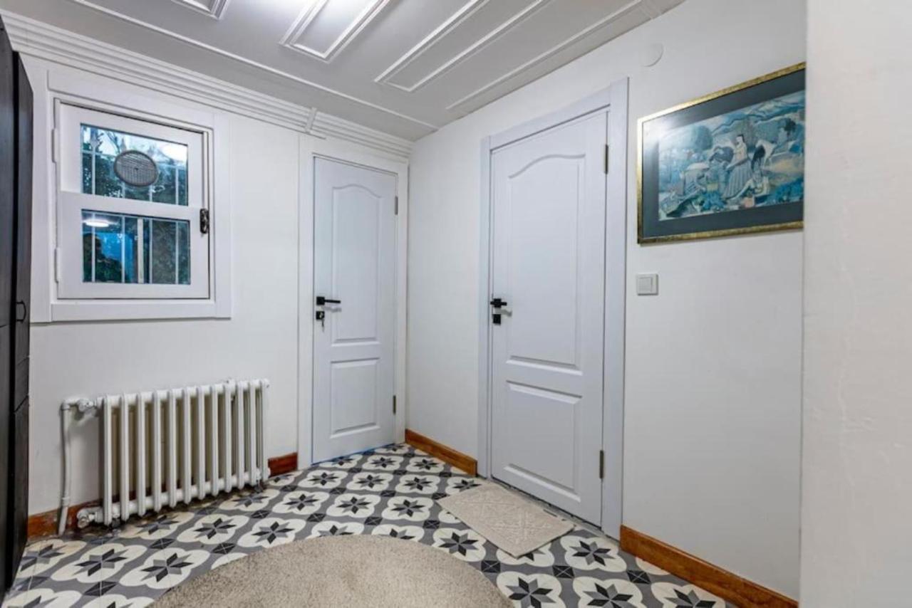 Historical 4-Br Home Steps From Besiktas Stadium & Bosphorus Views - Prime Nisantasi Location! Istanbul Ngoại thất bức ảnh