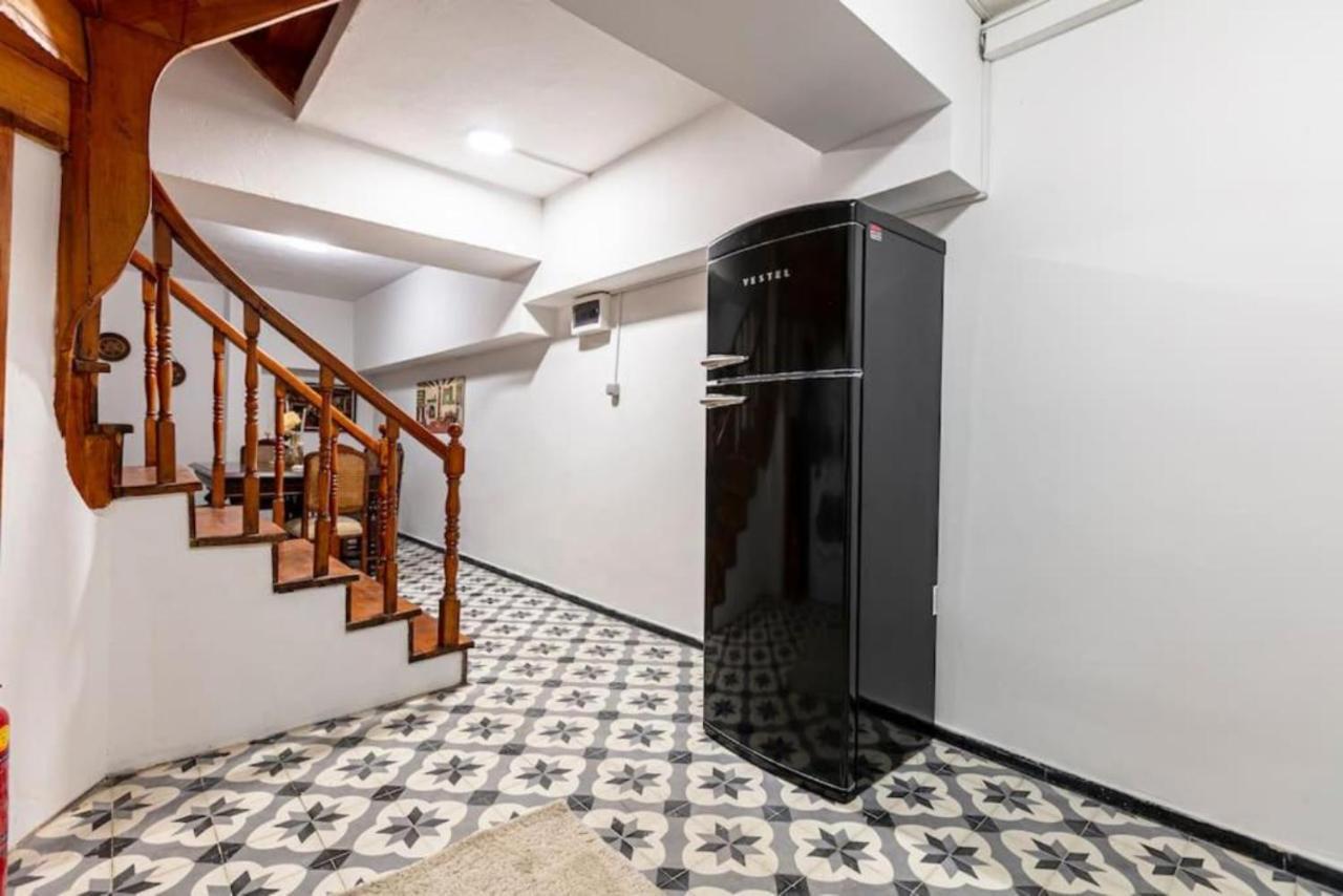 Historical 4-Br Home Steps From Besiktas Stadium & Bosphorus Views - Prime Nisantasi Location! Istanbul Ngoại thất bức ảnh