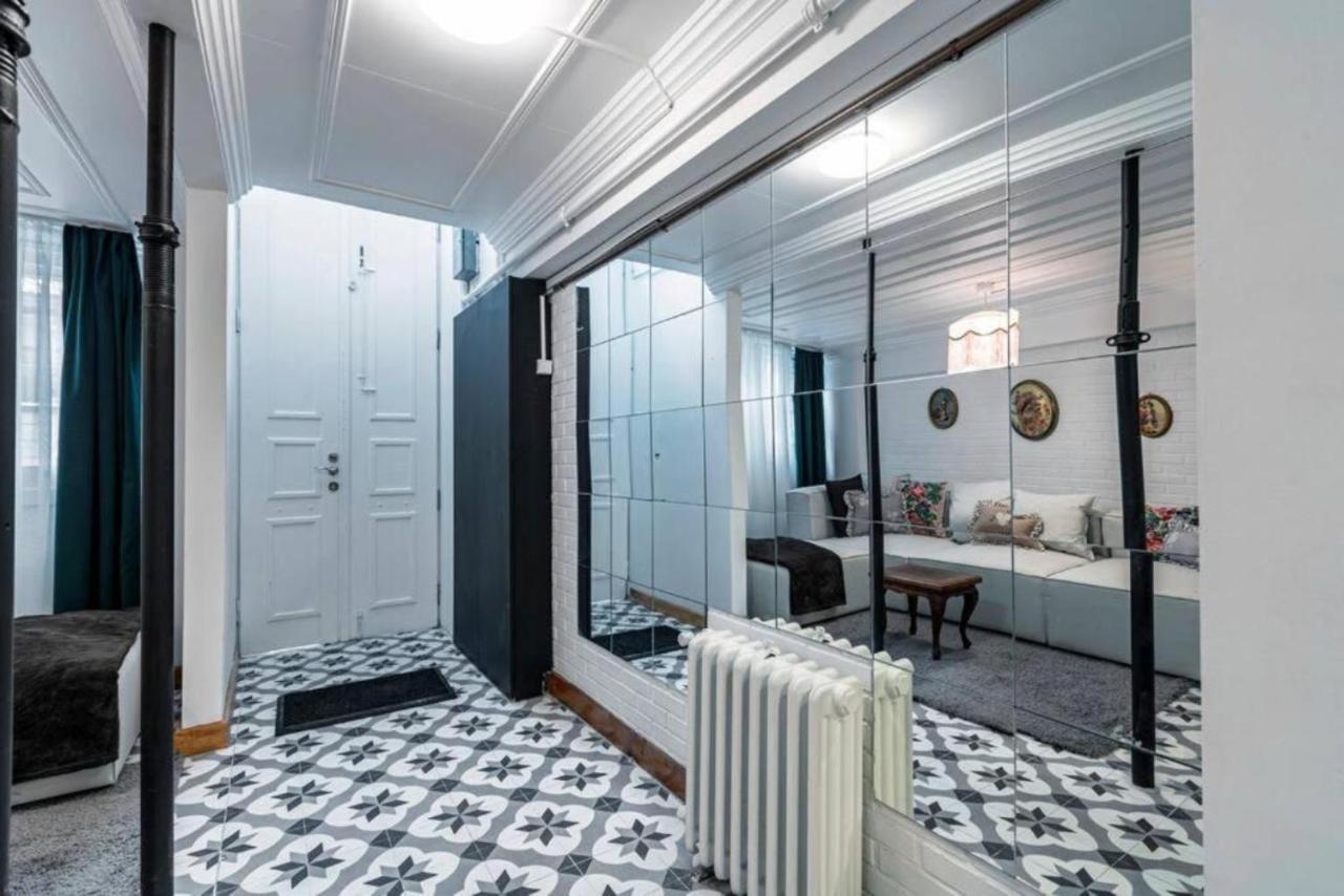 Historical 4-Br Home Steps From Besiktas Stadium & Bosphorus Views - Prime Nisantasi Location! Istanbul Ngoại thất bức ảnh