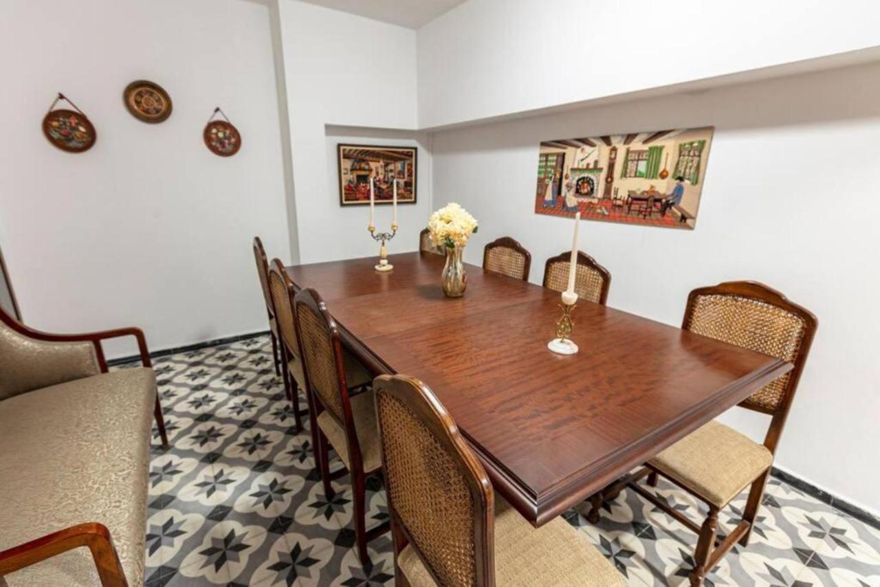 Historical 4-Br Home Steps From Besiktas Stadium & Bosphorus Views - Prime Nisantasi Location! Istanbul Ngoại thất bức ảnh
