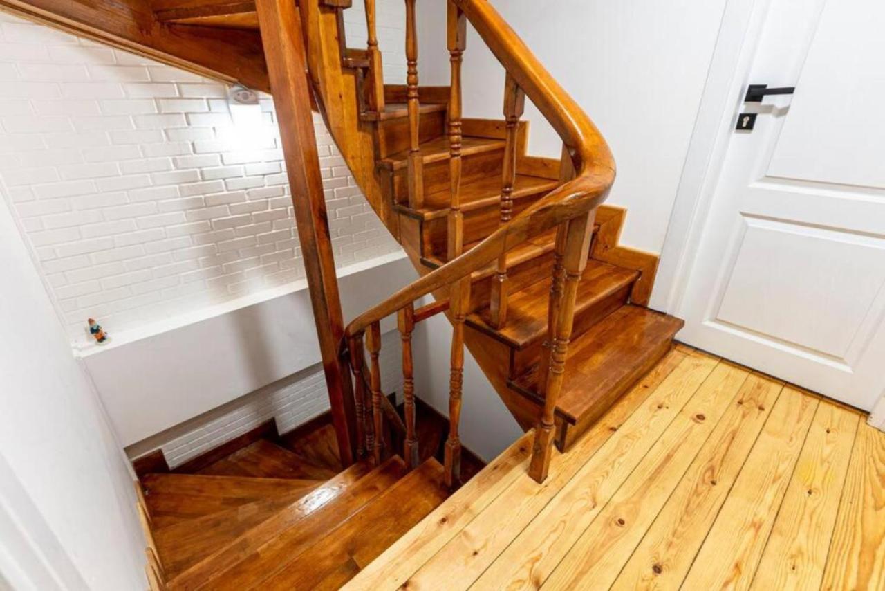 Historical 4-Br Home Steps From Besiktas Stadium & Bosphorus Views - Prime Nisantasi Location! Istanbul Ngoại thất bức ảnh