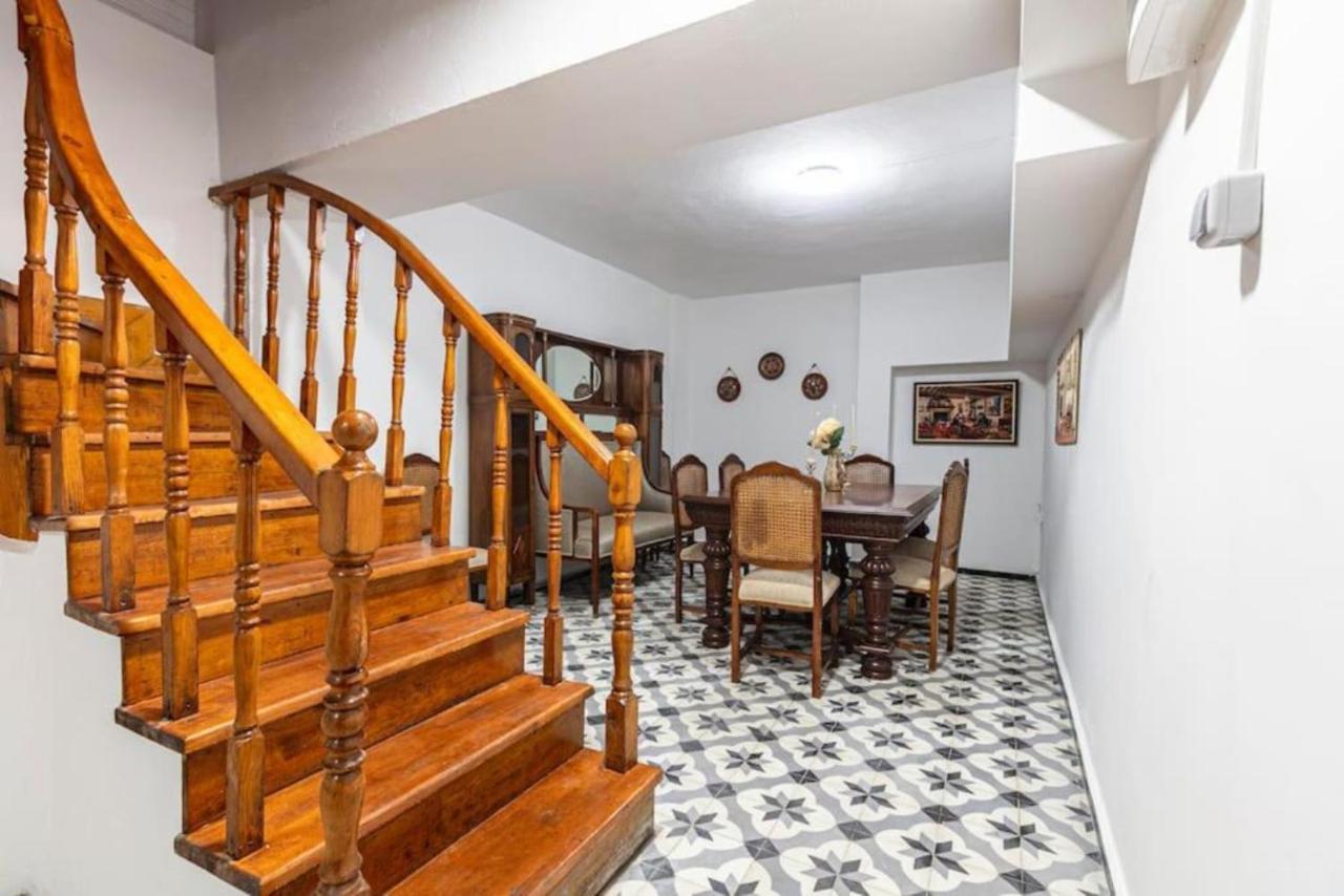 Historical 4-Br Home Steps From Besiktas Stadium & Bosphorus Views - Prime Nisantasi Location! Istanbul Ngoại thất bức ảnh
